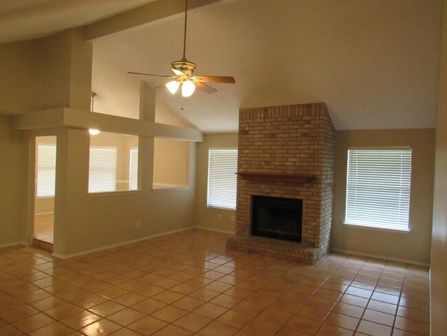 Building Photo - 21130 Malibu Colony