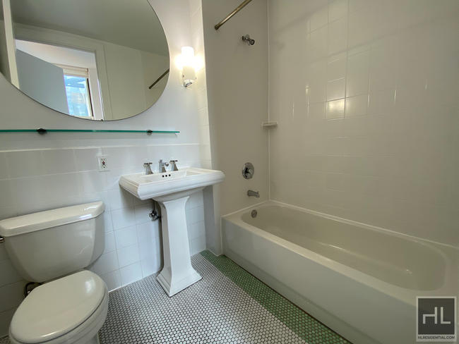 Building Photo - 3/4 BED UNIT IN TRIBECA