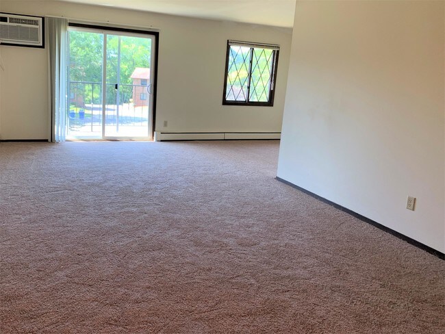 Foto del edificio - 2434 Chalet Gardens Ct