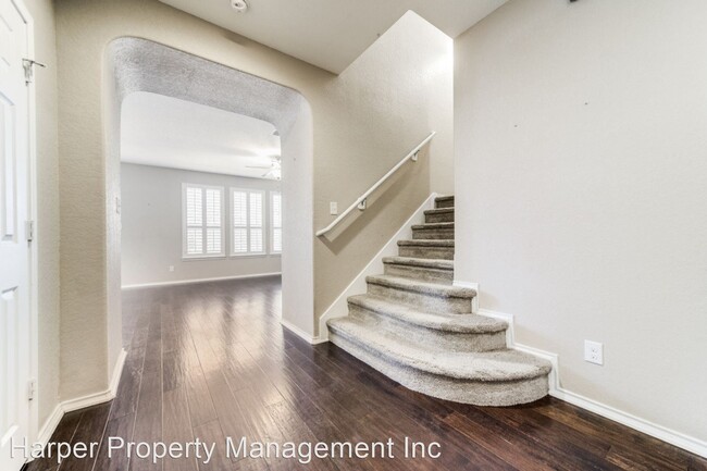 Building Photo - 3 br, 2.5 bath House - 9023 Pine Creek Dr
