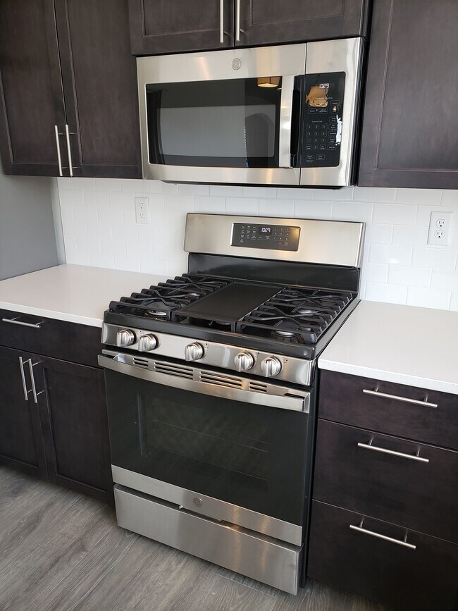 Building Photo - 124 Willow Springs Dr