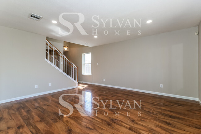 Building Photo - Enjoy living the good life in this 3 bedro...
