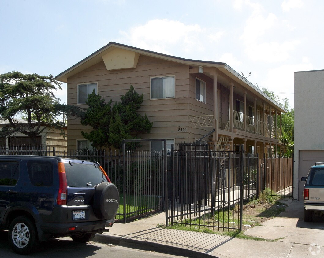 Primary Photo - 2731 44th St