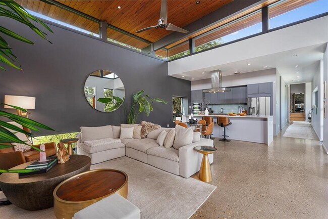 Foto del edificio - 1302 Socorro Dr