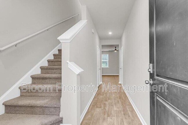 Building Photo - 641 Silver Spruce St