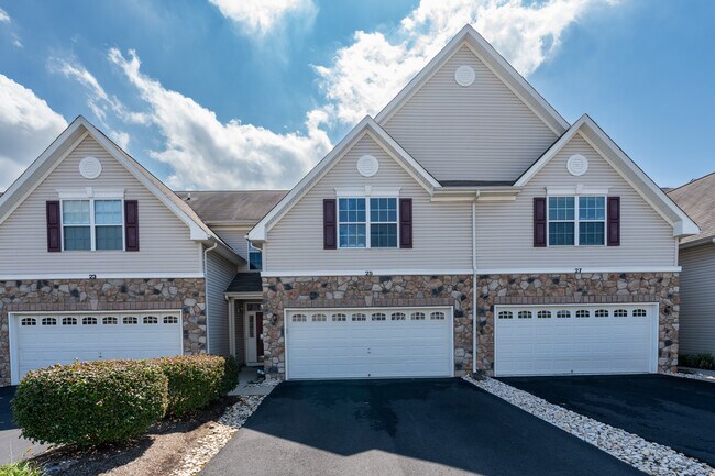 Building Photo - 25 Blake Dr