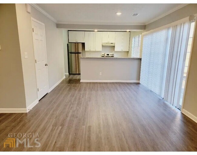 Foto del edificio - 5496 Clover Rise Ln