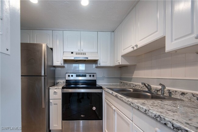 Building Photo - 3257 Royal Canadian Trace