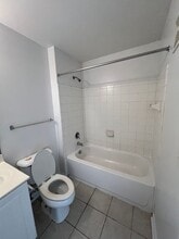 Building Photo - 1100 Tree Top Way