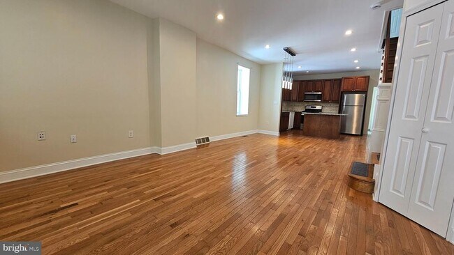 Foto del edificio - 130 Rockland Ave