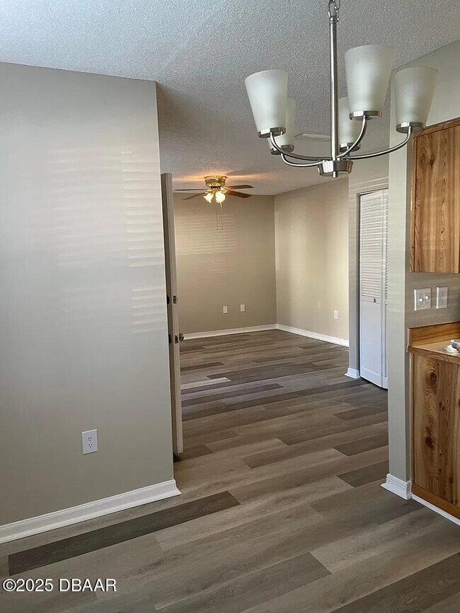 Foto del edificio - 840 Center Ave