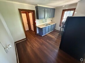 Building Photo - 107 Rayon Dr