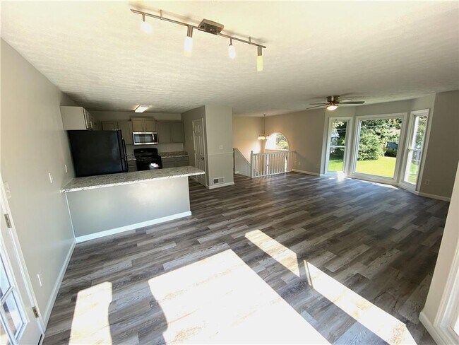 Foto del edificio - 109 Indian Trail Dr