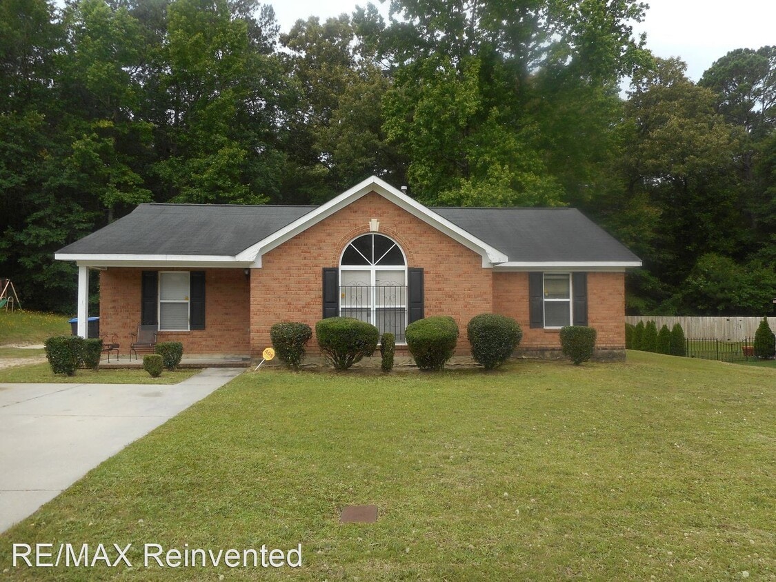 3 br, 2 bath House 2005 Ewart Ct House Rental in Hephzibah, GA