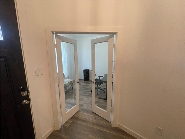 Foto del edificio - 3023 Dragonlet Ln