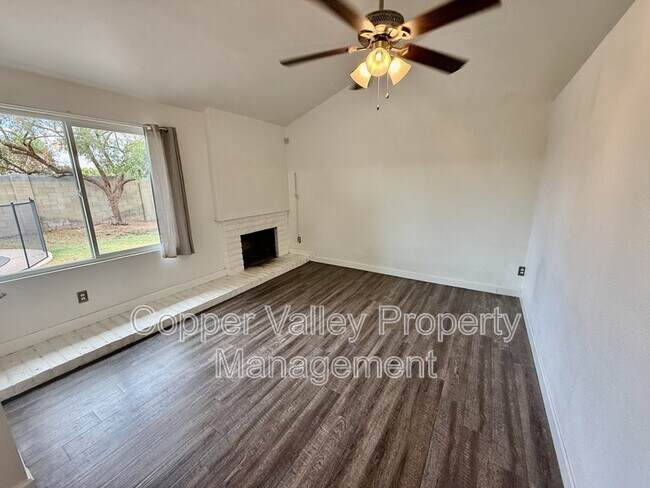 Building Photo - 4415 W Gelding Dr