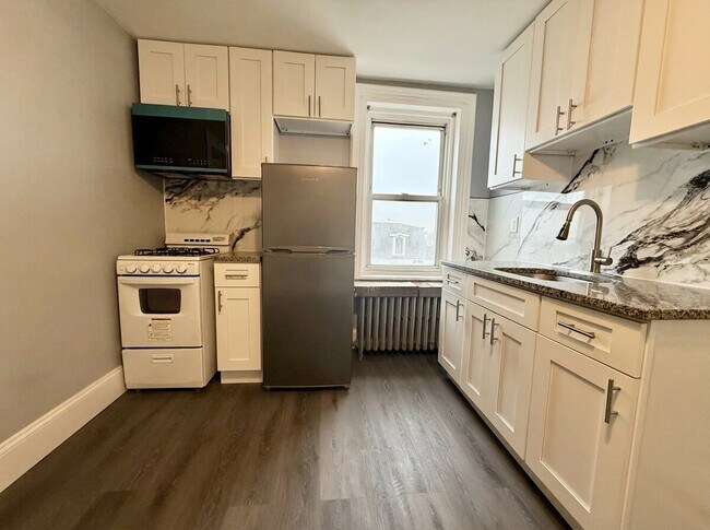 Building Photo - 336 N 63rd St