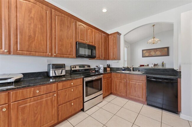 Building Photo - 3180 Stonehurst Cir