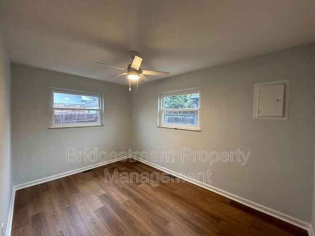 Foto del edificio - 1519 Woodley Rd