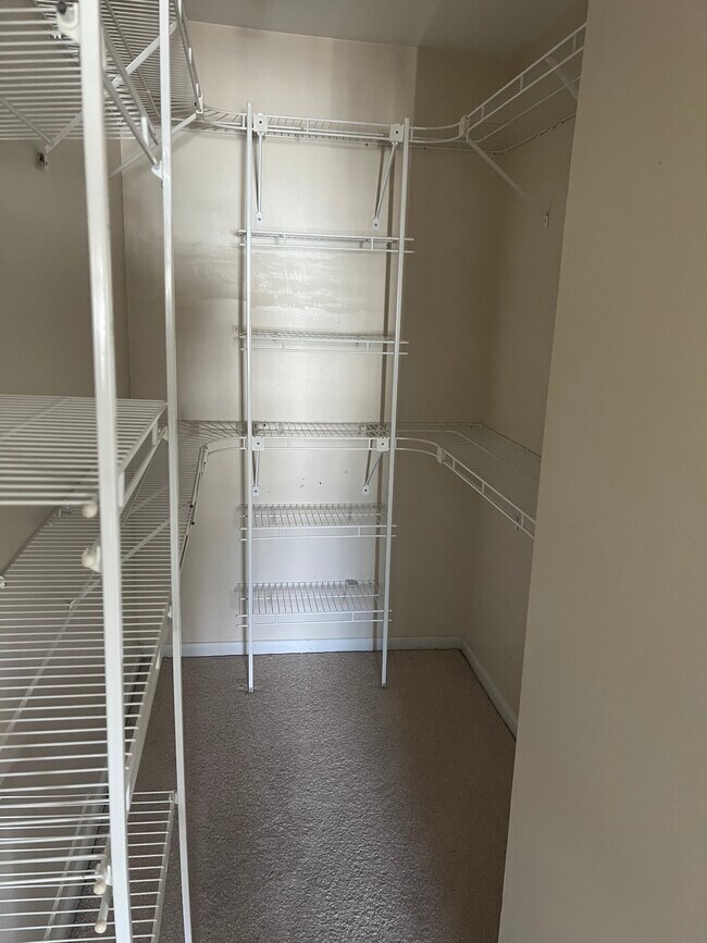 Foto del edificio - 290 Green Ln