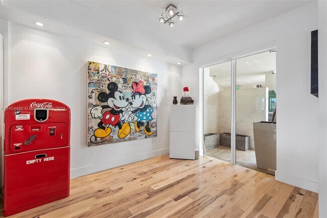 Building Photo - 2523 Fisher Island Dr