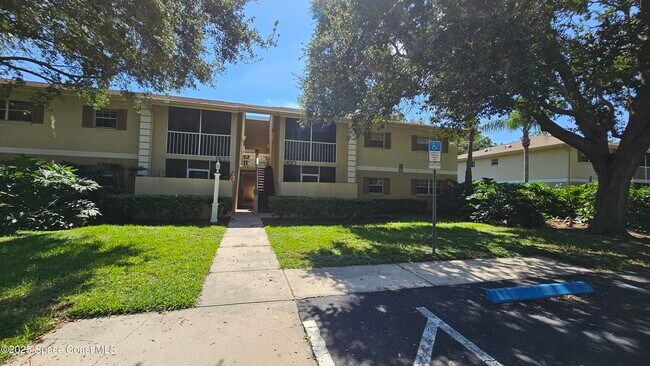 Foto del edificio - 1641 Sunny Brook Ln