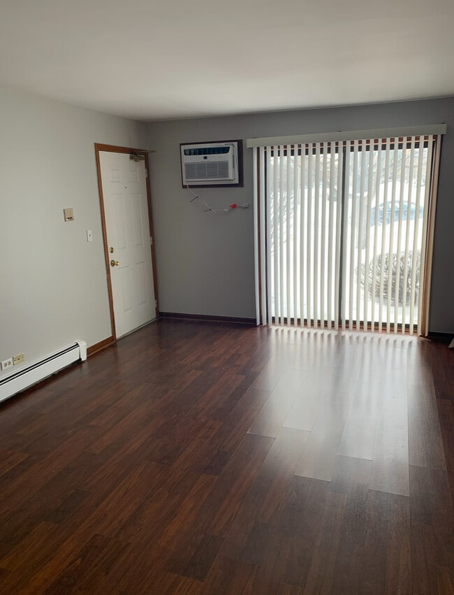 Building Photo - 1200 Whispering Hills Ct