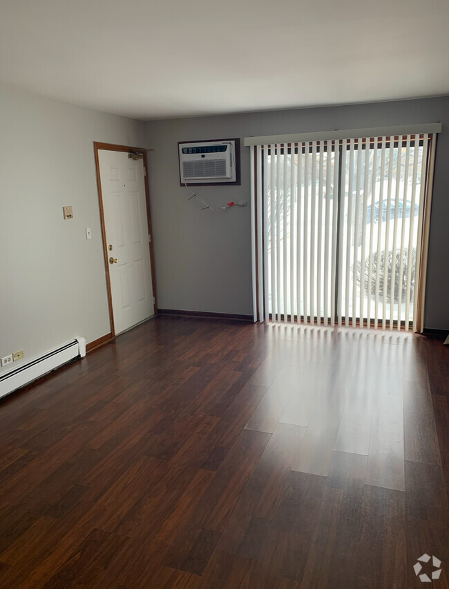Building Photo - 1200 Whispering Hills Ct