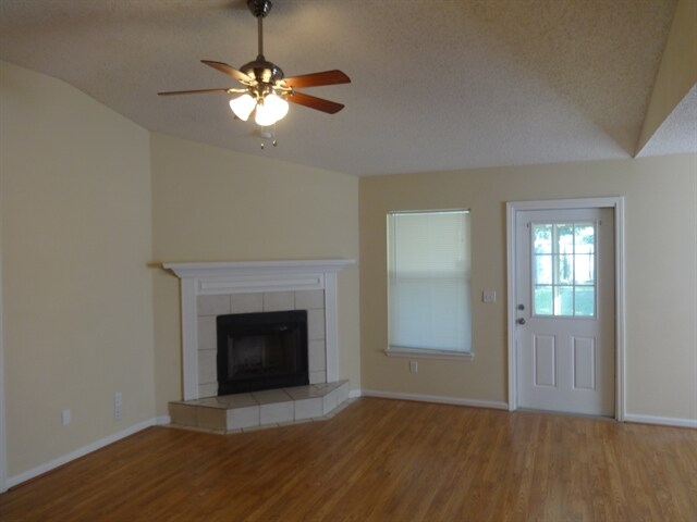 Building Photo - 4523 Deer Valley Drive