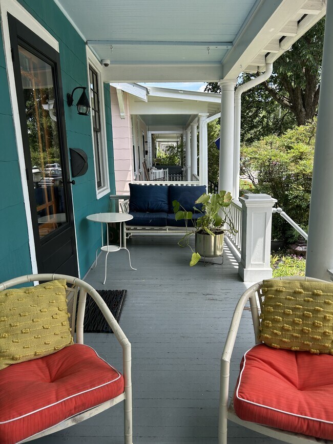 Foto del edificio - 3332 Grayland Ave