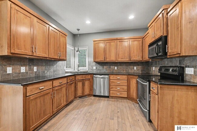 Building Photo - 10307 Florence Cir