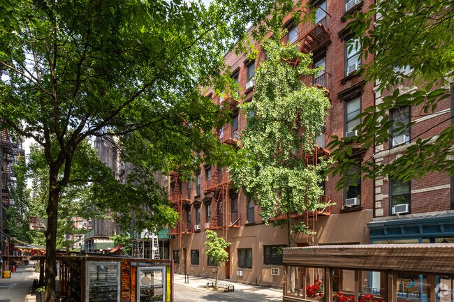 Building Photo - 143 Sullivan St