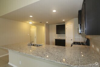 Building Photo - 8702 Hudson Holw