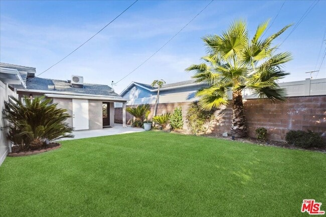 Foto del edificio - 9728 Kessler Ave