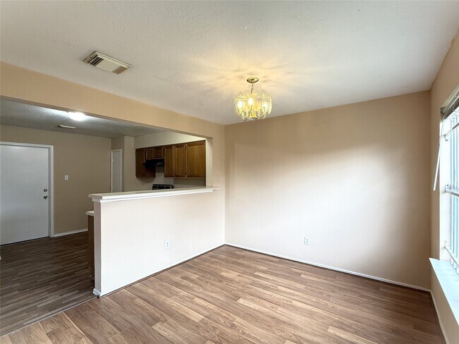 Foto del edificio - 9023 Kalewood Dr