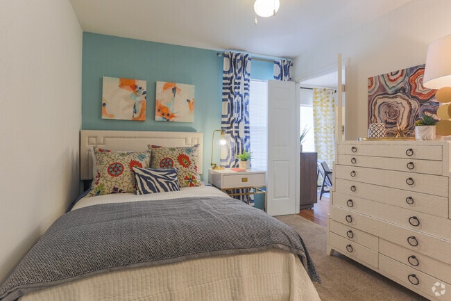 1BR,1BA,-The Addison - Wyndham at Hampton Apartments