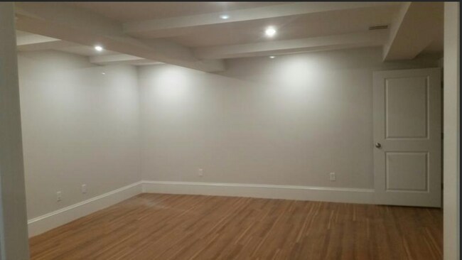 Foto del edificio - 2044 Beacon St