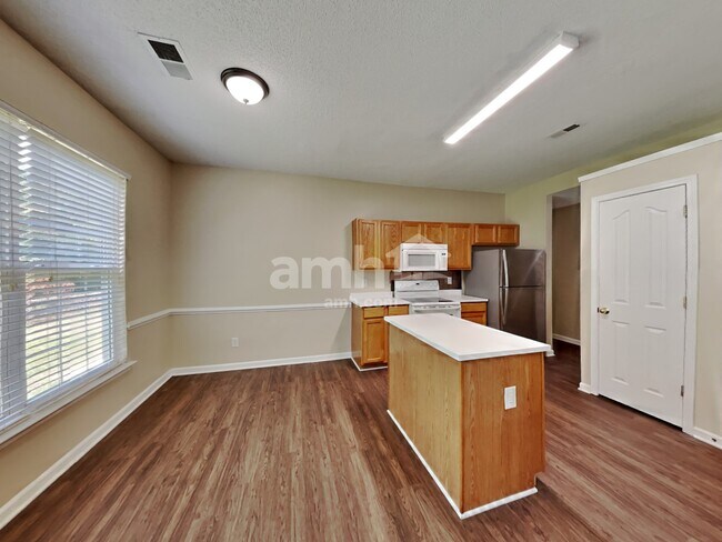 Building Photo - 124 Bluffton Road