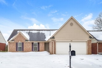 Building Photo - 1801 Cherry Creek Dr