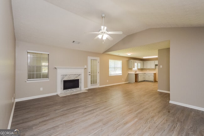 Building Photo - 235 Cypress Dr