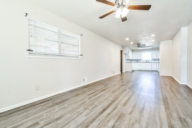 Foto del edificio - 711 6th Plz