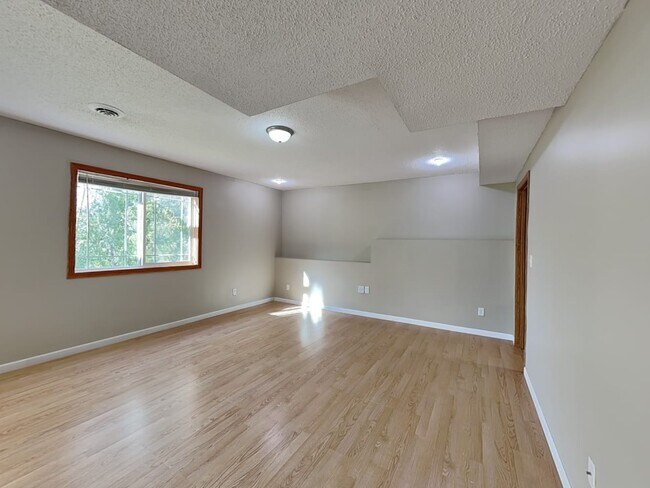 Building Photo - 828 Bridle Creek Dr