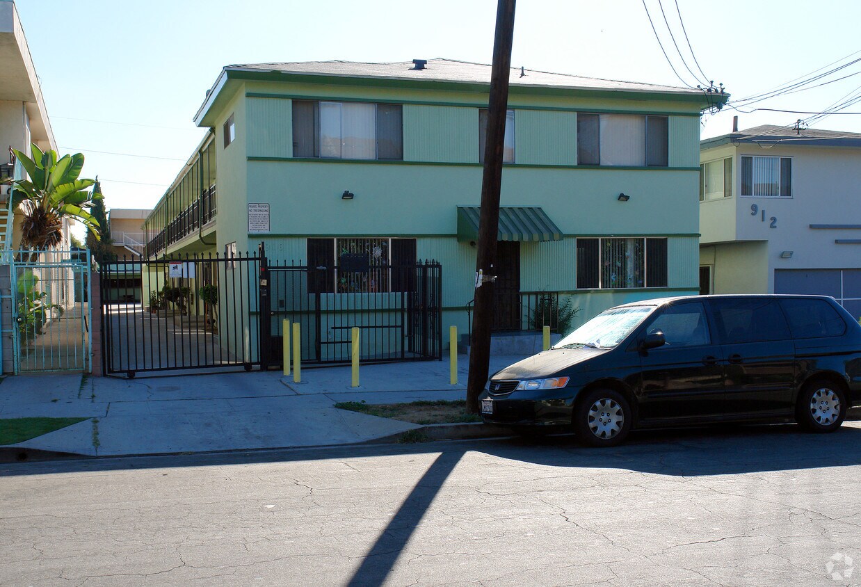916 N Inglewood Ave, Inglewood, CA 90302 Apartments Inglewood, CA