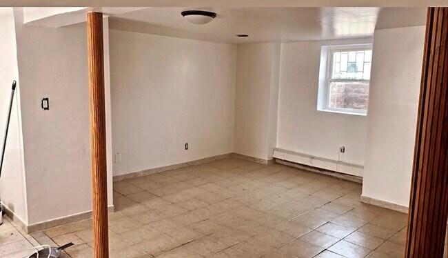 Building Photo - 43 Goshen St