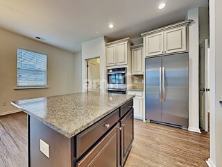 Foto del edificio - 615 Redbud Ln