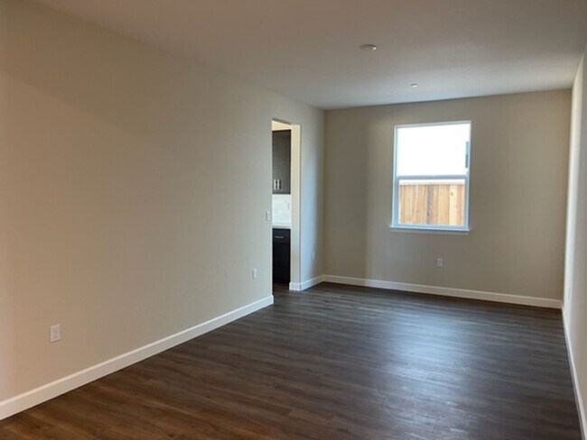 Foto del edificio - 3 Bedroom 2 Bathroom