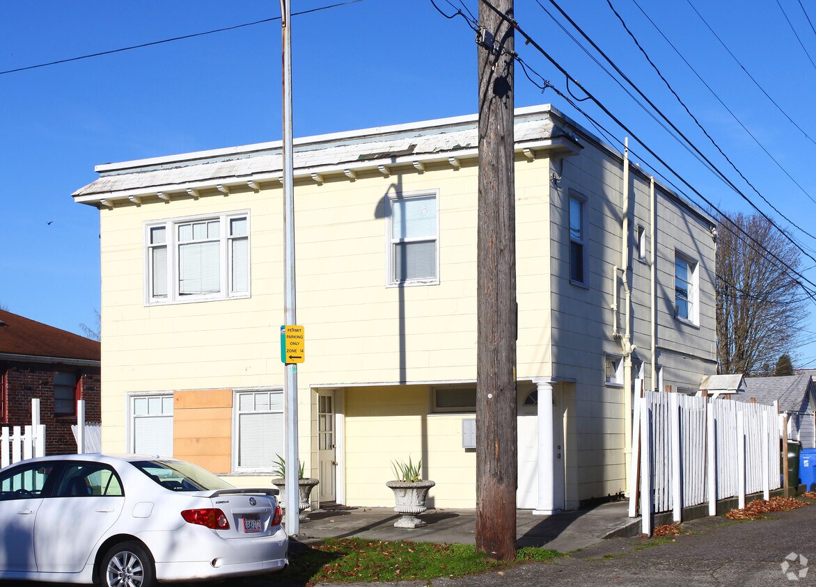 Building Photo - 913 S 10th St