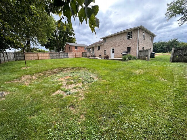 Building Photo - 3 bedroom 1.5 bath Lower Allen Township