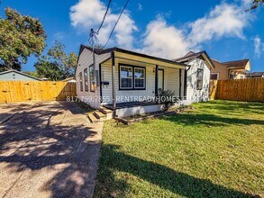 Building Photo - 7015 Ilex St