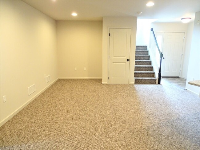 Building Photo - 12 Arrow Head Dr